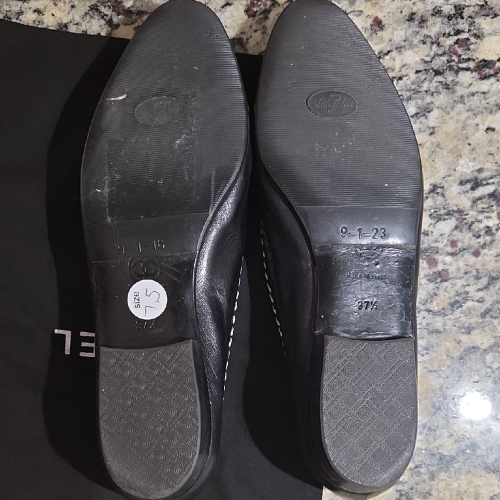 Chanel Black and White Women's Flats - Picture 4 of 8